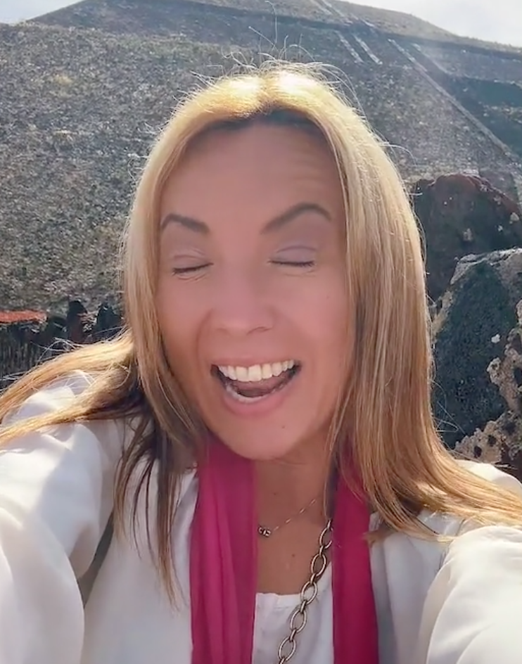 Una tiktoker prende fuego a las redes al decir que es "portal galáctico" y que convive con extraterrestres